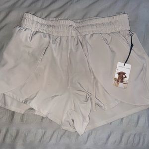 Sincerely Jules Light Beige Shorts New with Tags size Small